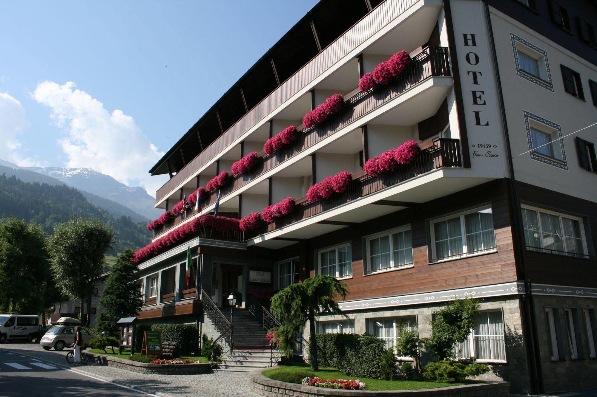 Hotel Larice Bianco Bormio Exterior photo